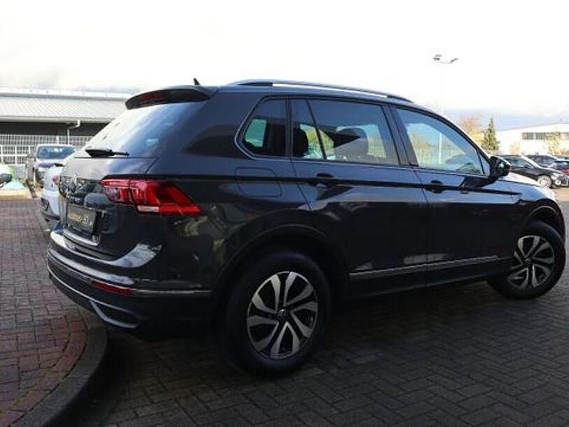 Gebraucht VW Tiguan Active 150 PS (110 kW) 2022 Grau SUV