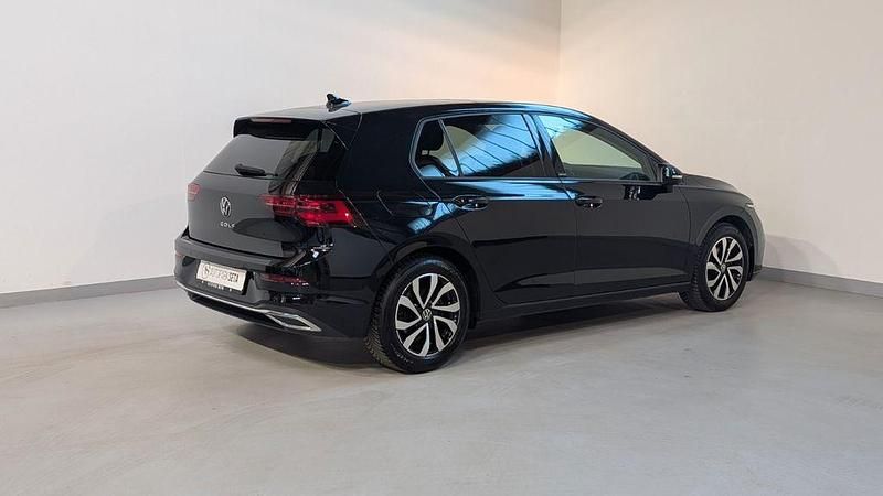 Gebraucht VW Golf VIII Active 150 PS (110 kW) 2022 Schwarz Limousine