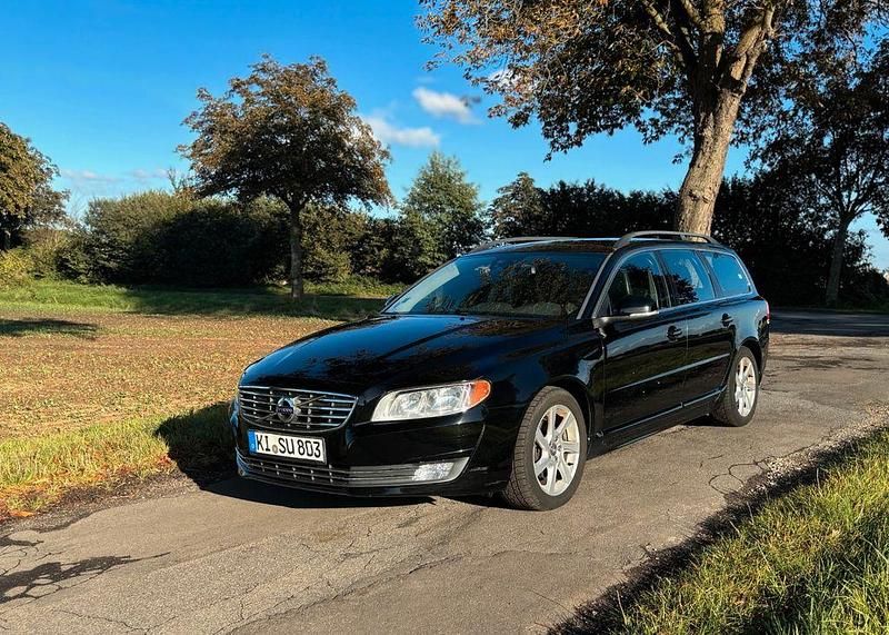 Schwarz Gebraucht 2014 Volvo V70 Momentum Kombi | 6.490 € (Guter Preis) - Bild 1/4