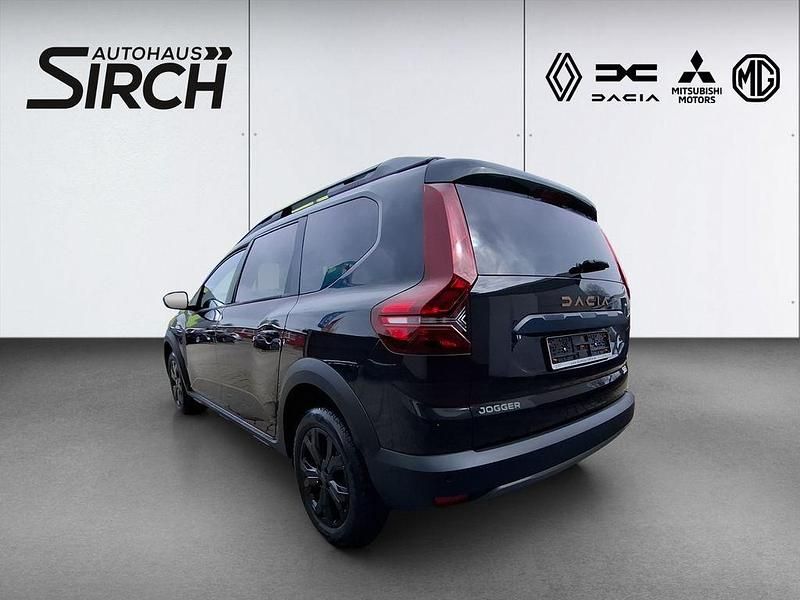 Gebraucht Dacia Jogger Extreme 110 PS (80 kW) 2024 Schwarz Van / Kleinbus