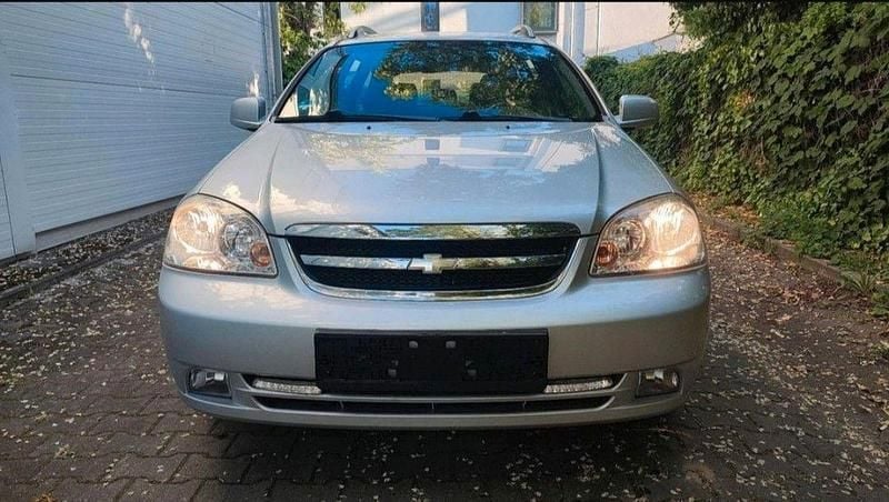 Grau Gebraucht 2010 Chevrolet Nubira Kombi | 2.650 € (Fairer Preis) - Bild 1/4