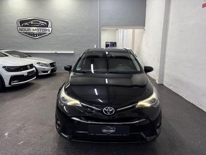Gebraucht Toyota Avensis Business Edition 143 PS (105 kW) 2015 Schwarz Kombi
