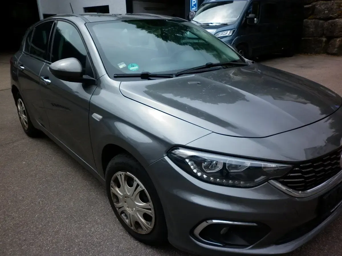 Gebraucht Fiat Tipo Lounge 120 PS (88 kW) 2017 Grau Limousine