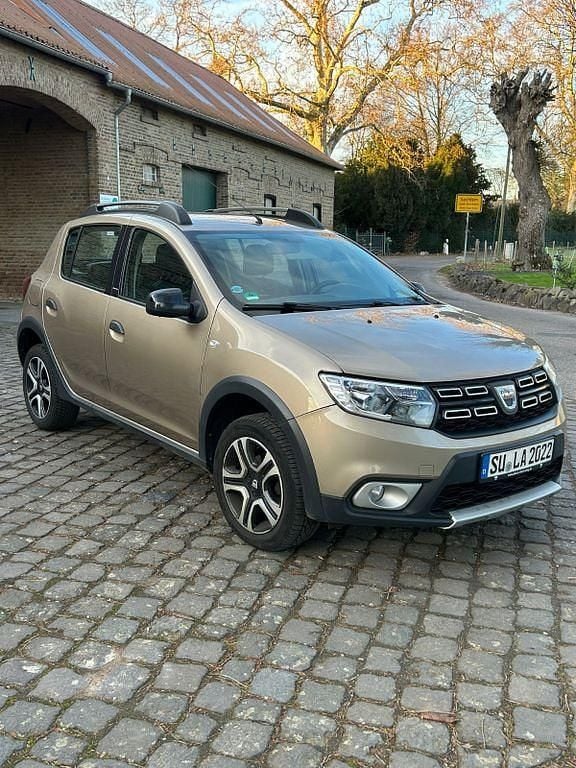 Gebraucht Dacia Sandero Essentiel 90 PS (66 kW) 2019 Gelb Limousine