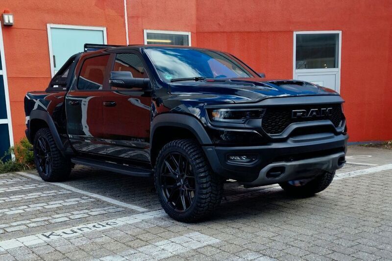 Diamond black Gebraucht 2024 Dodge Ram Abholung | 169.900 € - Bild 1/4