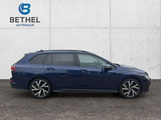 Gebraucht VW Golf VIII R-line Plus 150 PS (110 kW) 2021 Blau (metallic) Kombi