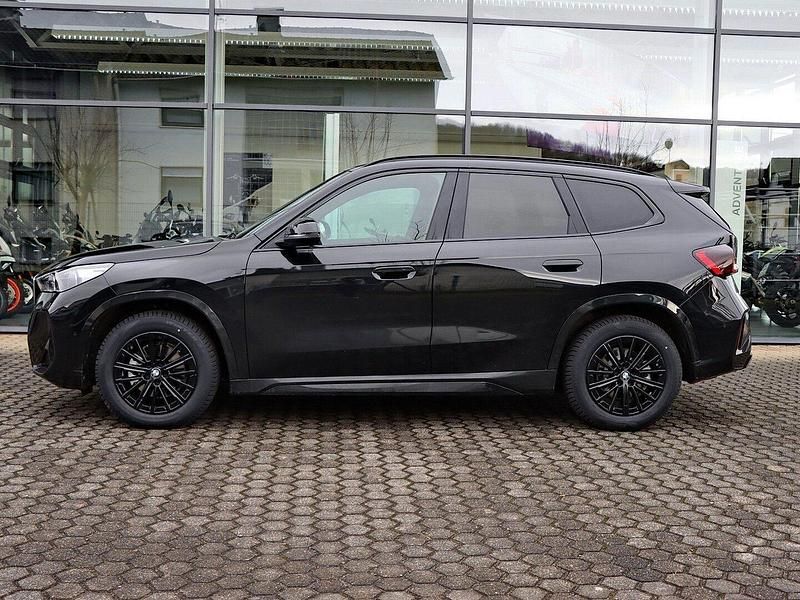 Gebraucht BMW iX1 xLine 150 kW (204 PS) 2025 Night dusk blue SUV