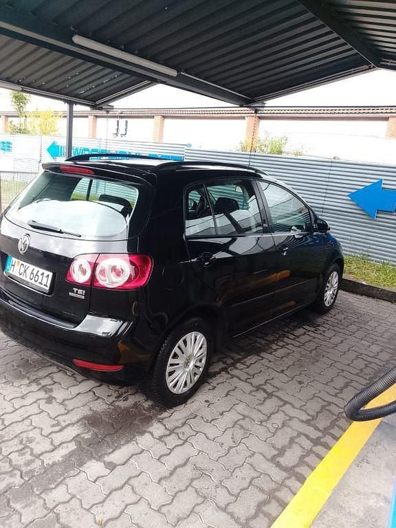 Schwarz Gebraucht 2010 VW Golf Plus Cross Comfortline Van / Kleinbus | 4.600 € (Fairer Preis) - Bild 1/4