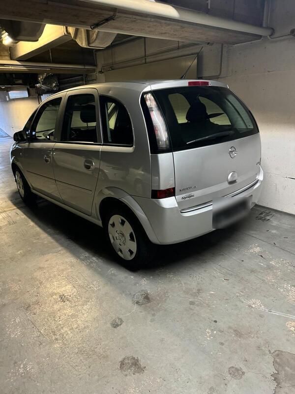 Silber Gebraucht 2006 Opel Meriva Van / Kleinbus | 2.300 € (Fairer Preis) - Bild 1/4