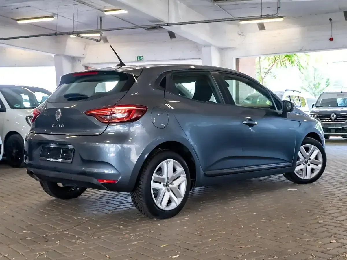 Gebraucht Renault Clio V Business 67 PS (49 kW) 2022 Grau Limousine