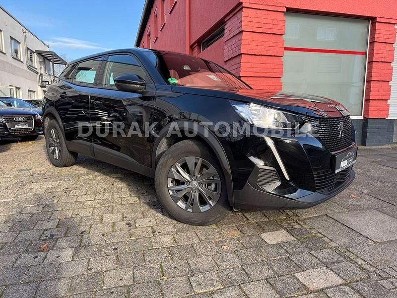 Gebraucht Peugeot 2008 Active 131 PS (96 kW) 2022 Lackierung schwarz perla nera/ SUV