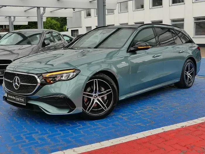 Gebraucht Mercedes E300 AMG 313 PS (230 kW) 2025 Kombi