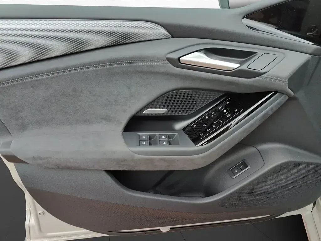 Neu Audi A6 e-tron S-Line 314 kW (428 PS) 2026 Gletscherweiß metallic Kombi