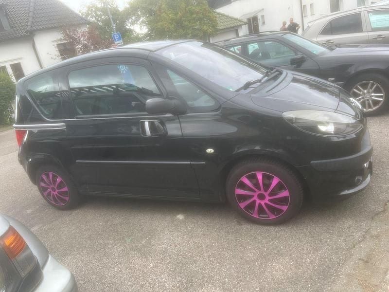 Gebraucht Peugeot 1007 Premium 73 PS (53 kW) 2006 Schwarz Van / Kleinbus