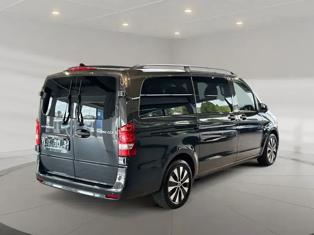 Gebraucht Mercedes Vito 163 PS (119 kW) 2025 Grau Van