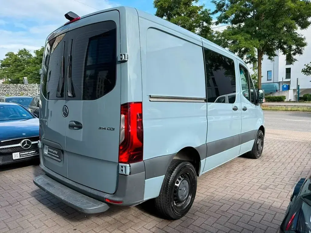 Gebraucht Mercedes Sprinter 143 PS (105 kW) 2020 Grau Van