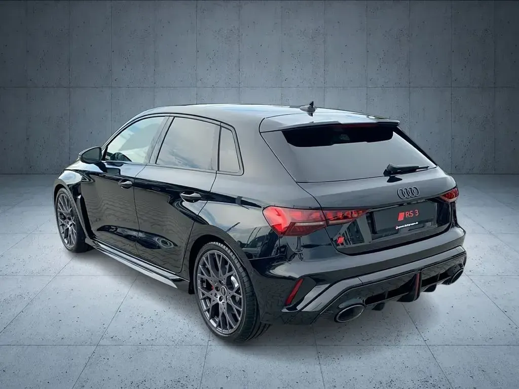 Neu Audi RS3 Sport 400 PS (294 kW) 2025 Mythosschwarz metallic Limousine