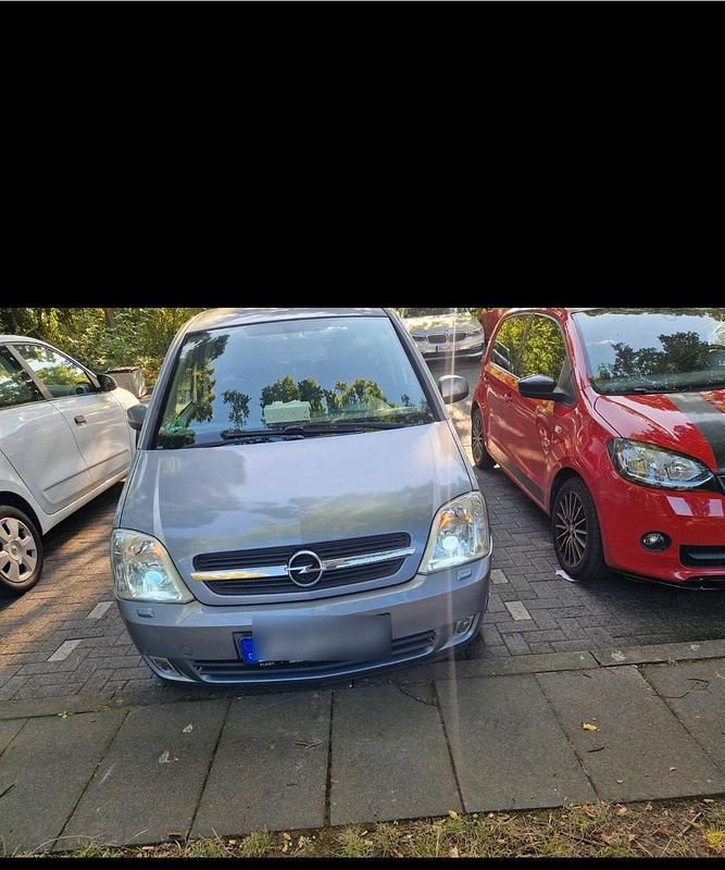 Grau Gebraucht 2003 Opel Meriva Van / Kleinbus | 700 € (Superpreis) - Bild 1/4