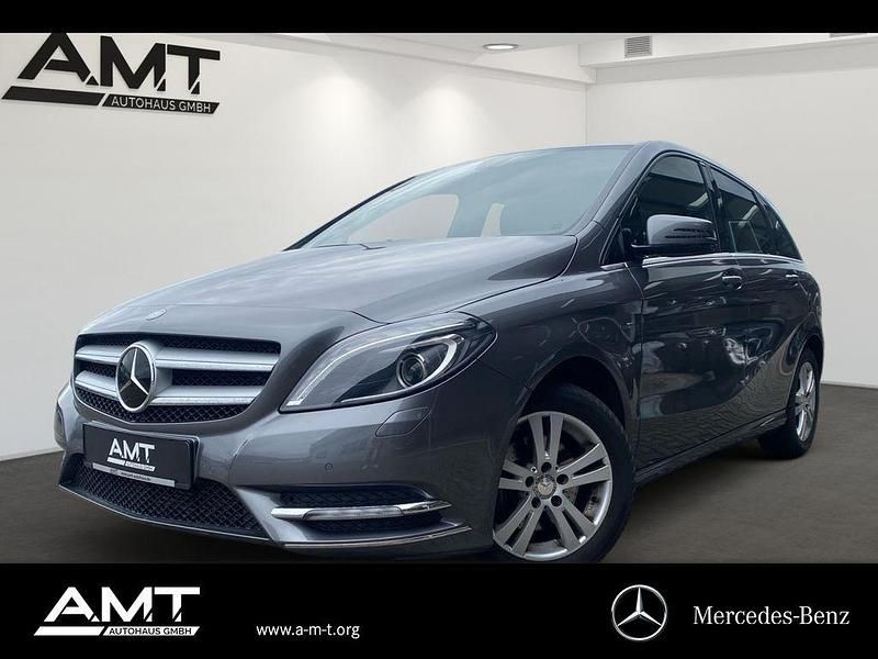 Grau Gebraucht 2012 Mercedes B180 Edition 1 Van / Kleinbus | 14.890 € (Etwas zu teuer) - Bild 1/4