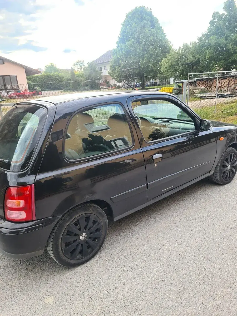 Usata Nissan Micra 55 CV (40 kW) 2002 Nero Utilitaria