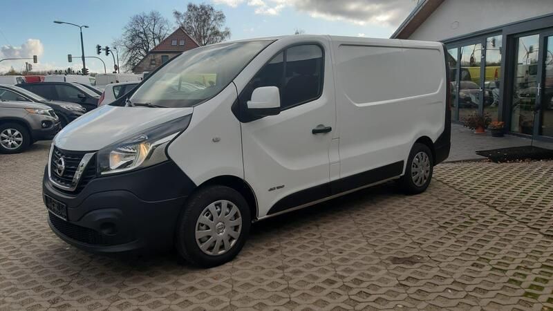 Weiß Gebraucht 2018 Nissan NV300 Comfort Van | 16.970 € (Fairer Preis) - Bild 1/4