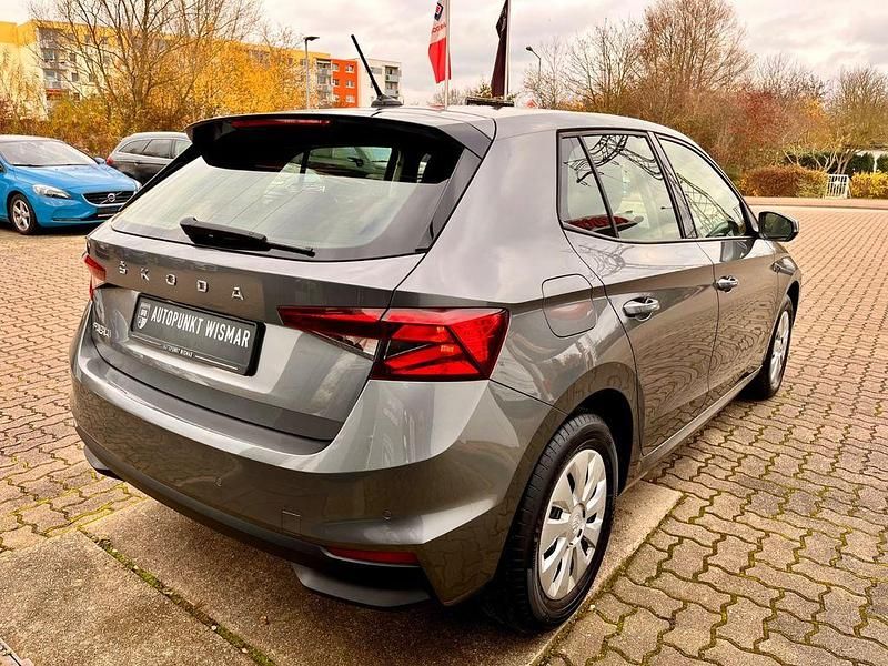Gebraucht Skoda Fabia Active 65 PS (47 kW) 2023 Grau Limousine