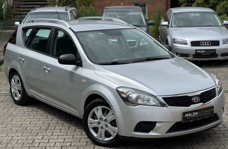 Silber Gebraucht 2013 Kia Ceed GT Limousine | 6.790 € (Fairer Preis) - Bild 1/4