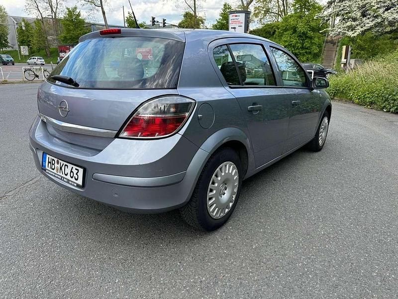 Gebraucht Opel Astra Basis 90 PS (66 kW) 2009 Grau Kleinwagen