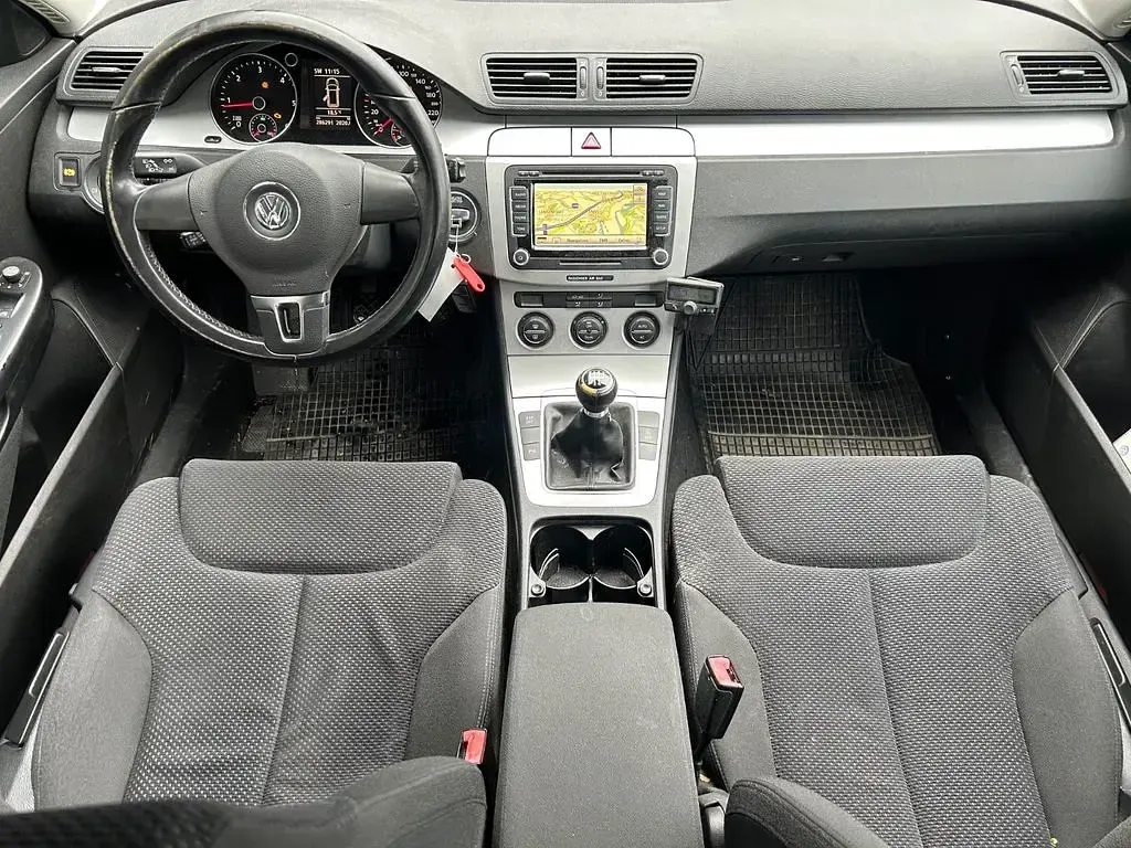 Gebraucht VW Passat Comfortline 105 PS (77 kW) 2009 Grau Limousine