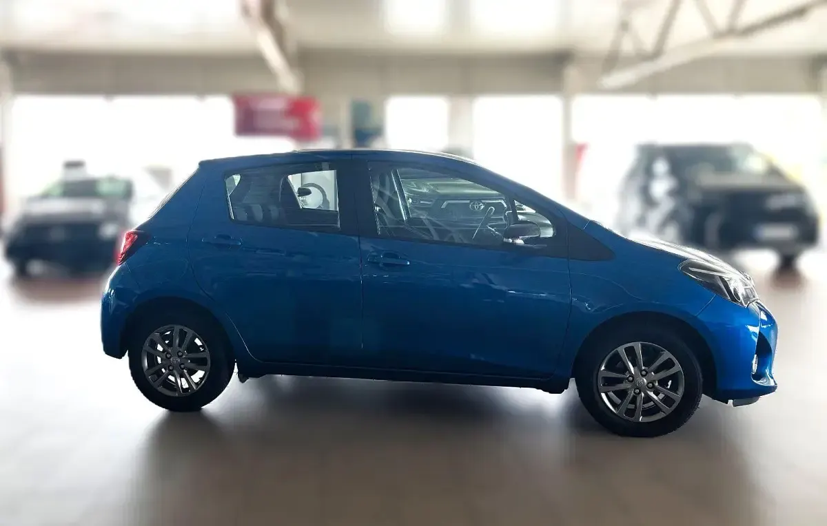 Gebraucht Toyota Yaris Comfort 99 PS (72 kW) 2016 Blau Kleinwagen