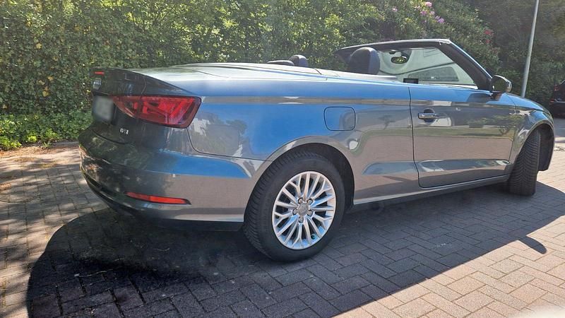 Gebraucht Audi A3 Cabriolet Ambiente 125 PS (91 kW) 2015 Grau Cabrio