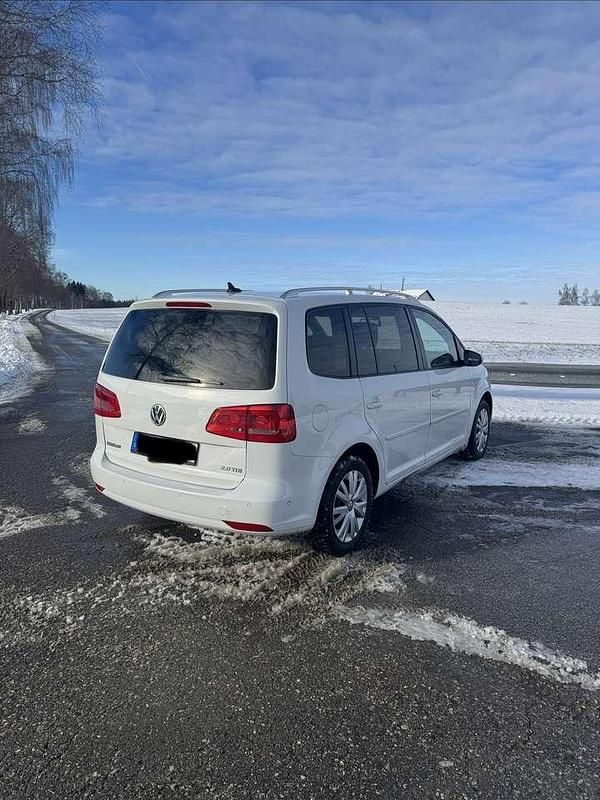 Gebraucht VW Touran Cup 140 PS (102 kW) 2014 Weiß Van / Kleinbus
