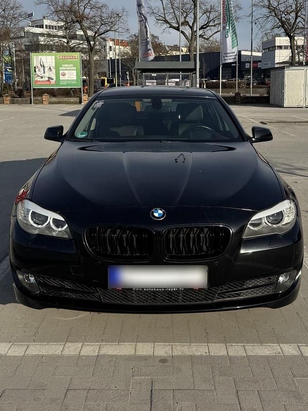 Gebraucht BMW 523 204 PS (150 kW) 2011 Schwarz Limousine