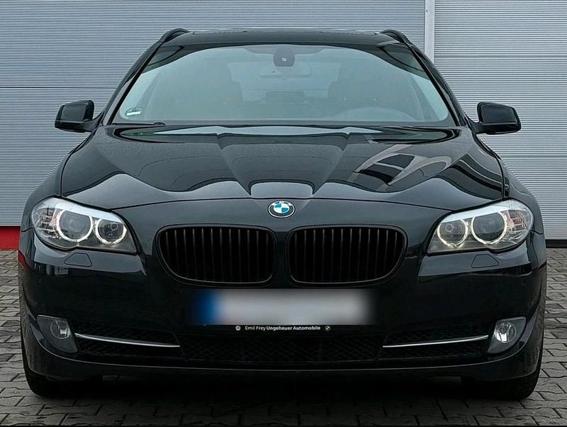 Gebraucht BMW 520 184 PS (135 kW) 2011 Schwarz Kombi