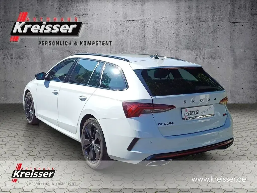 Gebraucht Skoda Octavia RS 200 PS (147 kW) 2023 Weiß Kombi