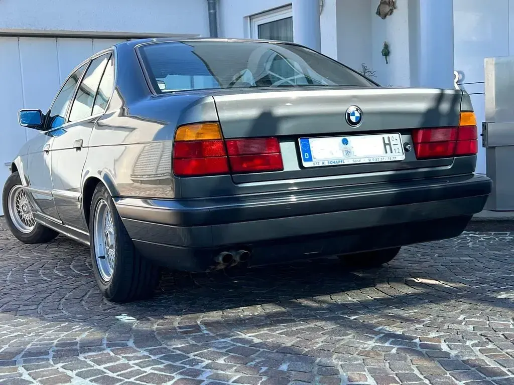 Gebraucht BMW 525 Basis 170 PS (125 kW) 1988 Grau Limousine