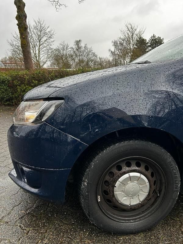 Gebraucht Dacia Logan 90 PS (66 kW) 2014 Blau Kombi