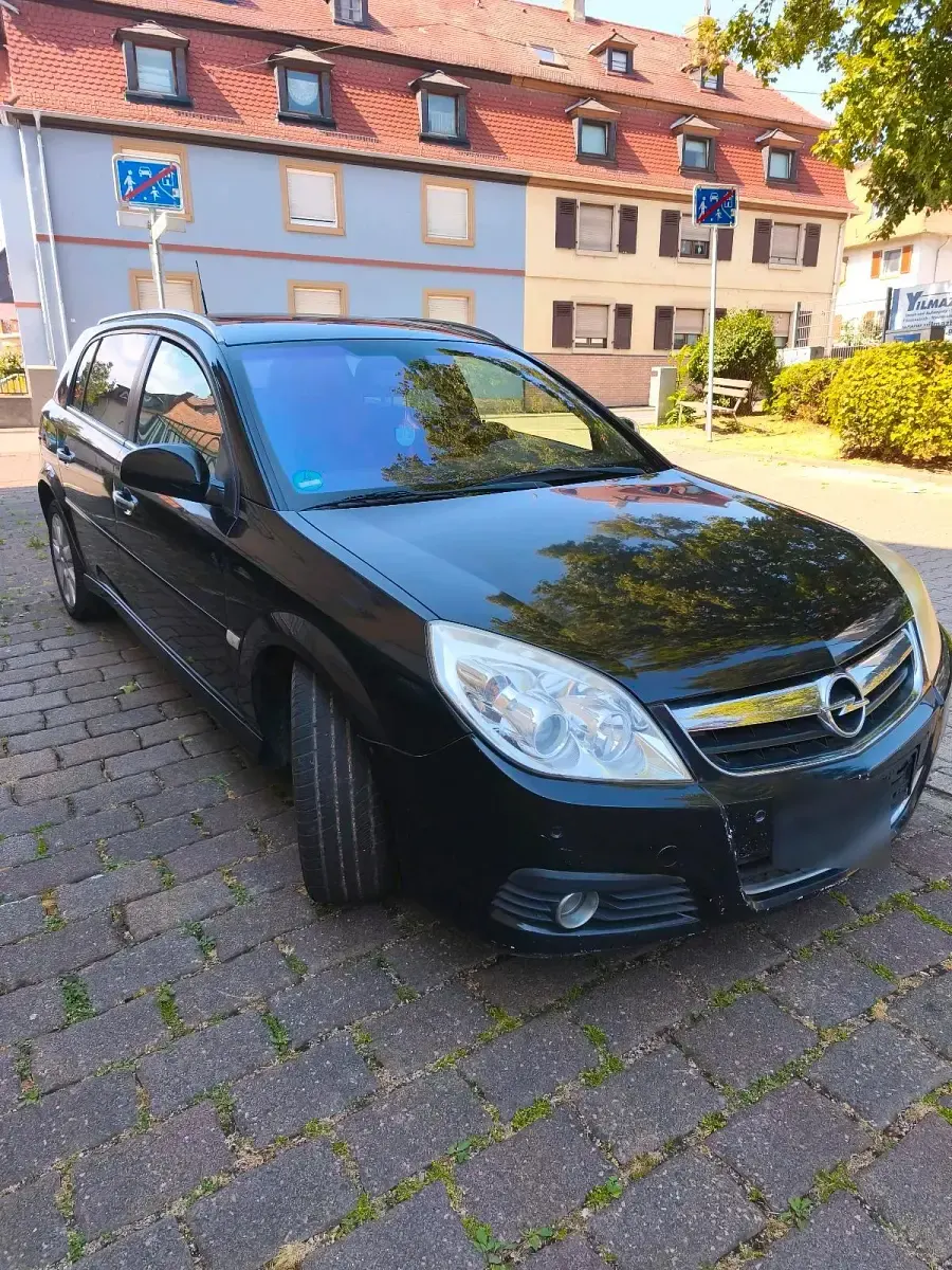 Gebraucht Opel Signum 150 PS (110 kW) 2006 Schwarz Kleinwagen