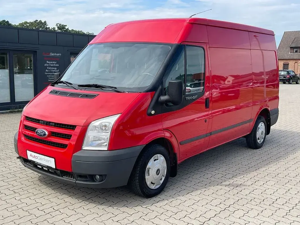 Gebraucht Ford 300 Trend 116 PS (85 kW) 2009 Rot Van / Kleinbus