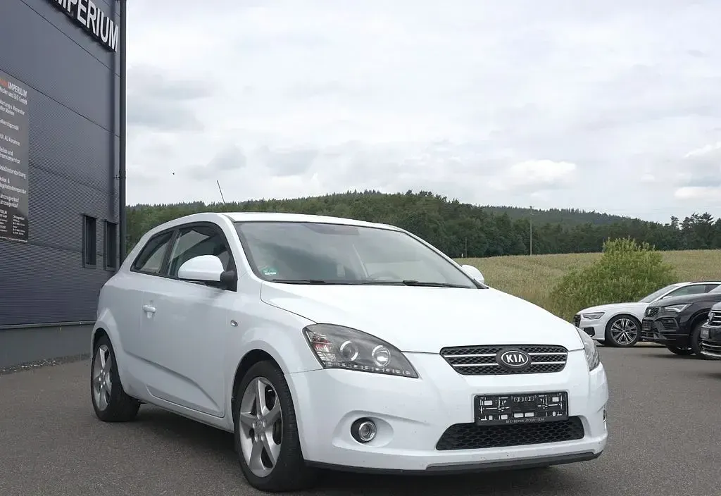 Gebraucht Kia Ceed EX 126 PS (92 kW) 2008 Weiß Kleinwagen