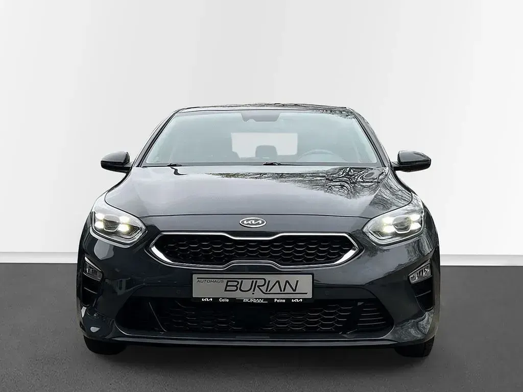 Gebraucht Kia Ceed Spirit 160 PS (117 kW) 2022 Grau Kleinwagen