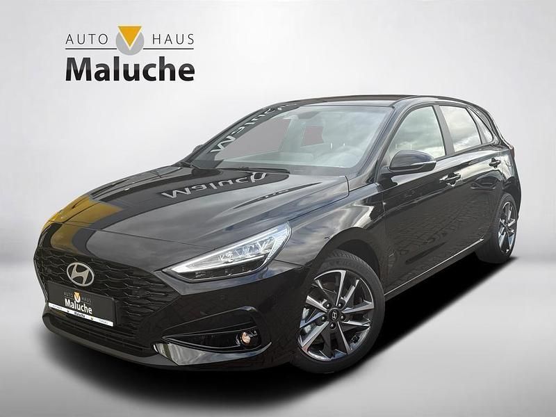 Neu Hyundai i30 Advantage 99 PS (72 kW) 2025 Schwarz Limousine