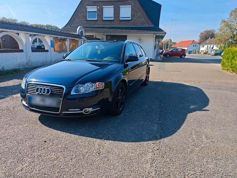Blau Gebraucht 2005 Audi A4 Kombi | 2.400 € (Superpreis) - Bild 1/4