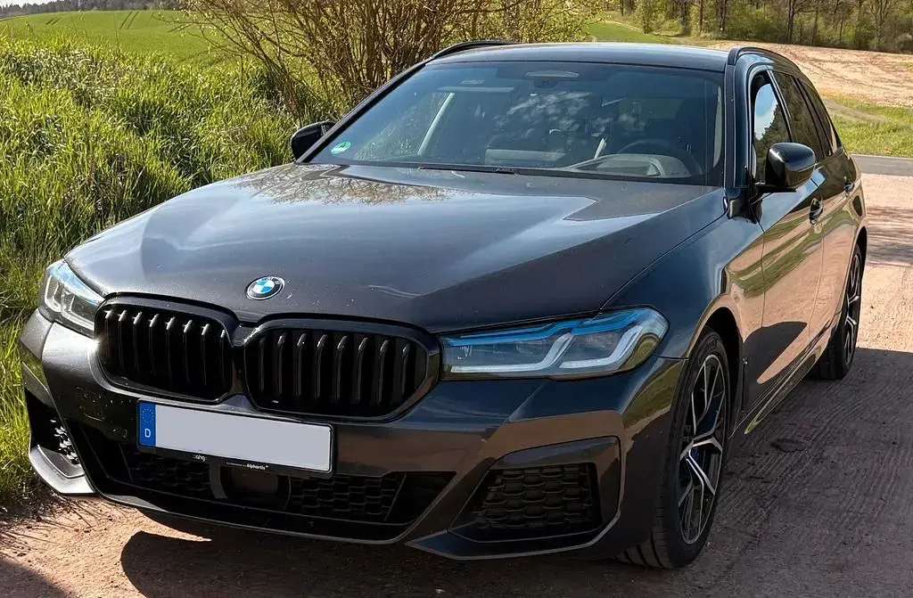 Używany BMW 530 Performance 286 KM (210 kW) 2022 Szary Kombi