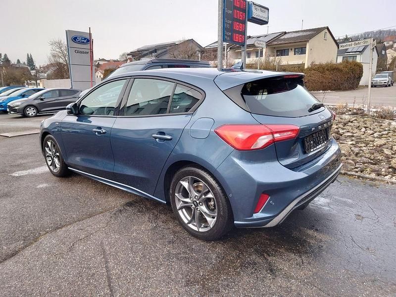 Gebraucht Ford Focus ST-Line 125 PS (91 kW) 2021 Blau Limousine