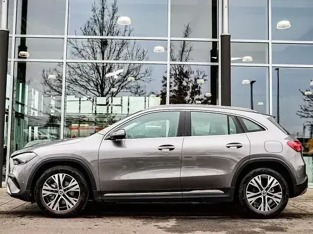 Gebraucht Mercedes GLA200 Advanced 150 PS (110 kW) 2024 Grau SUV