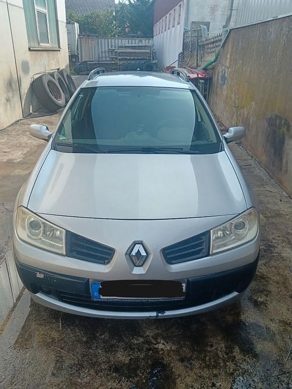 Silber Gebraucht 2006 Renault Mégane II Authentique Limousine | 999 € (Fairer Preis) - Bild 1/4