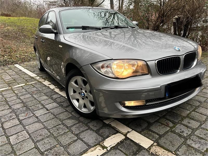 Gebraucht BMW 116 122 PS (89 kW) 2009 Grau Kleinwagen