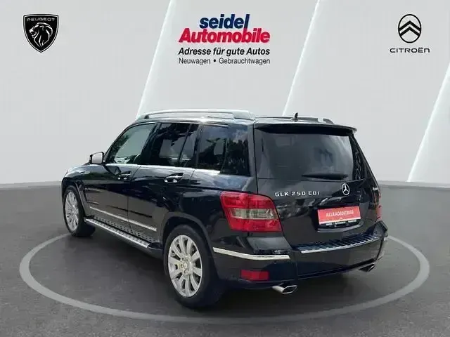 Gebraucht Mercedes GLK250 204 PS (150 kW) 2010 Schwarz SUV