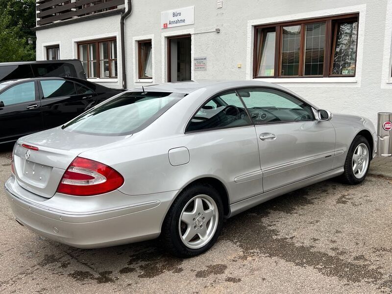 Gebraucht Mercedes CLK240 170 PS (125 kW) 2002 Silber Coupé